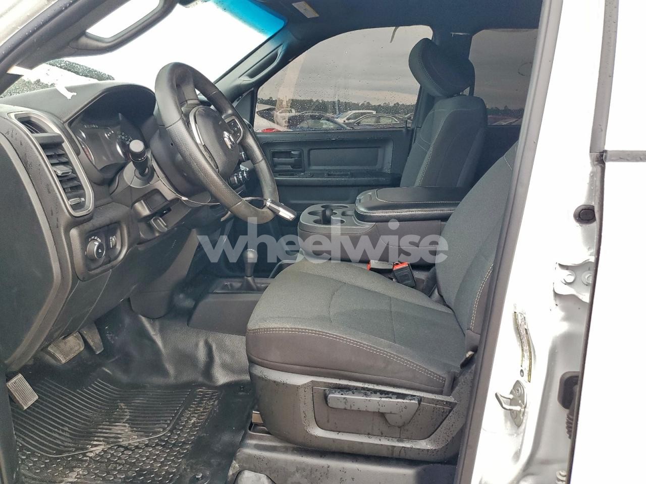 Photo 7 of 2024 RAM 2500 TRADESMAN (VIN 3C6UR5CL3RG270432)