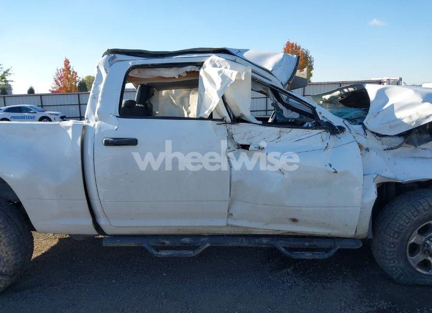 Photo 13 of 2018 Ram 2500 TRADESMAN 4X4 6'4 BOX (VIN 3C6UR5CL4JG137070)