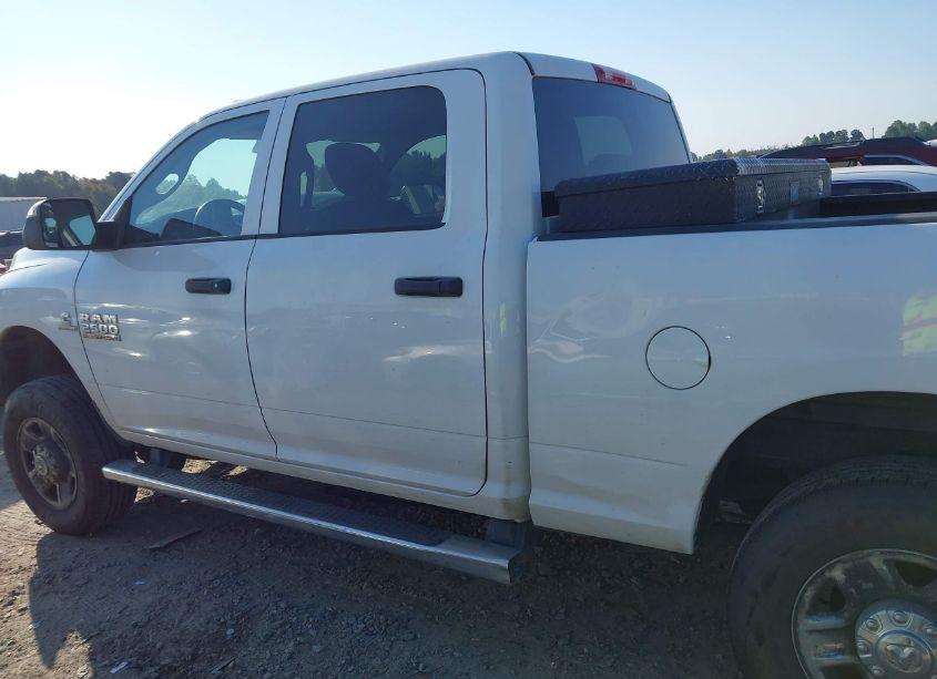Photo 14 of 2018 Ram 2500 TRADESMAN 4X4 6'4 BOX (VIN 3C6UR5CL4JG366638)
