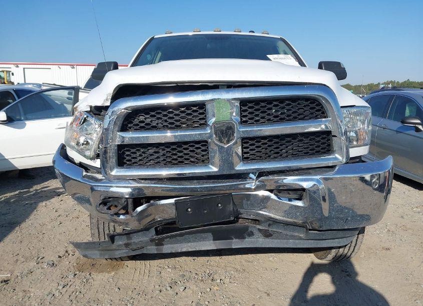 Photo 6 of 2018 Ram 2500 TRADESMAN 4X4 6'4 BOX (VIN 3C6UR5CL4JG366638)