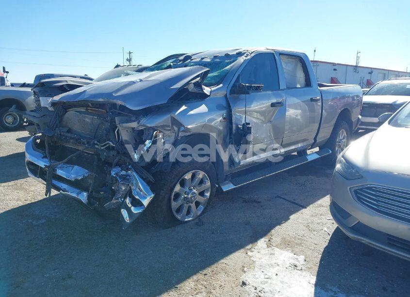 Photo 2 of 2022 Ram 2500 (VIN 3C6UR5CL4NG168471)