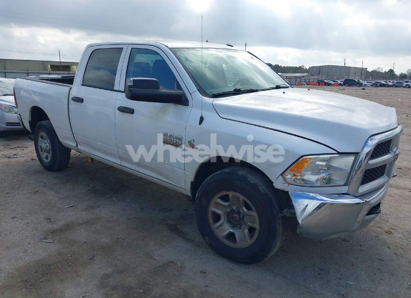 2015 Ram 2500 TRADESMAN (VIN 3C6UR5CL5FG679575) main photo