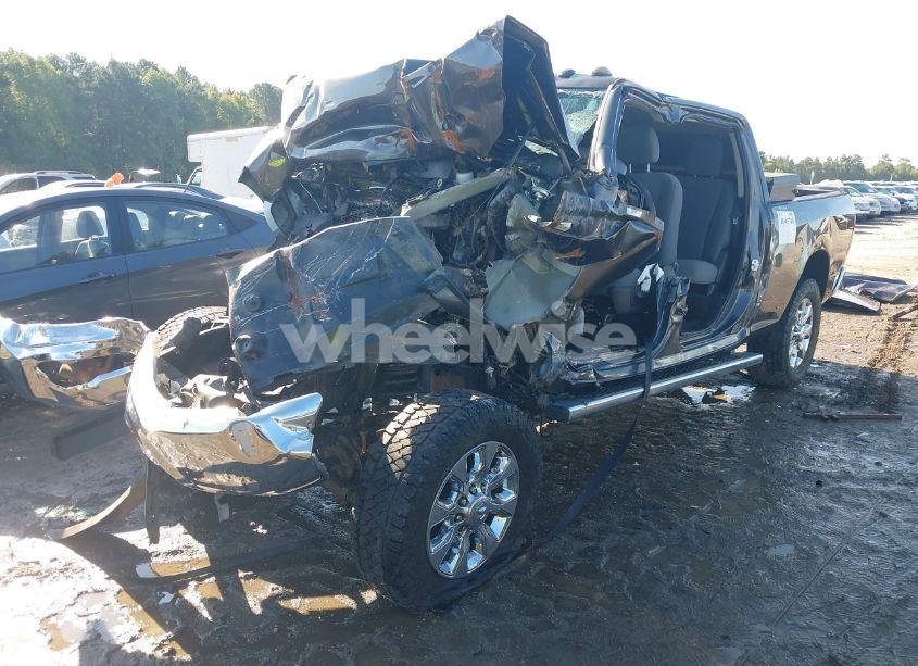 Photo 2 of 2016 Ram 2500 TRADESMAN (VIN 3C6UR5CL6GG264802)