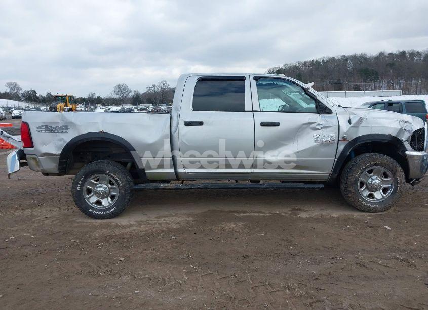 Photo 13 of 2018 Ram 2500 TRADESMAN 4X4 6'4 BOX (VIN 3C6UR5CL6JG160592)