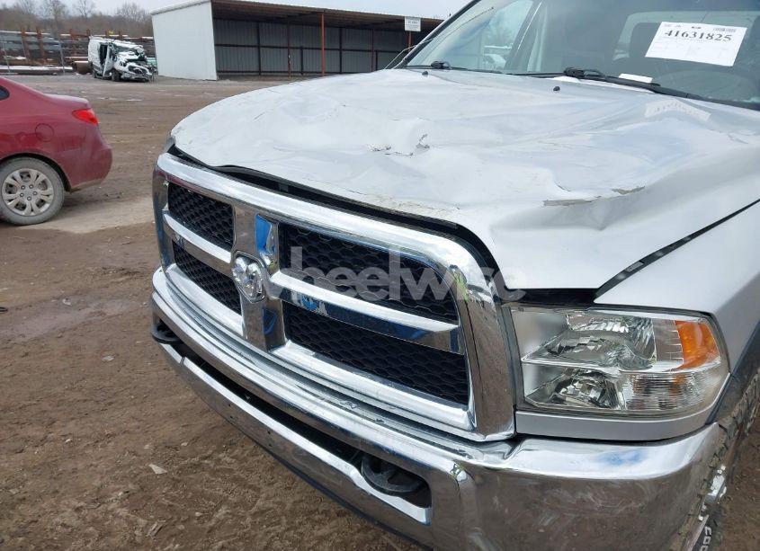 Photo 6 of 2018 Ram 2500 TRADESMAN 4X4 6'4 BOX (VIN 3C6UR5CL6JG160592)