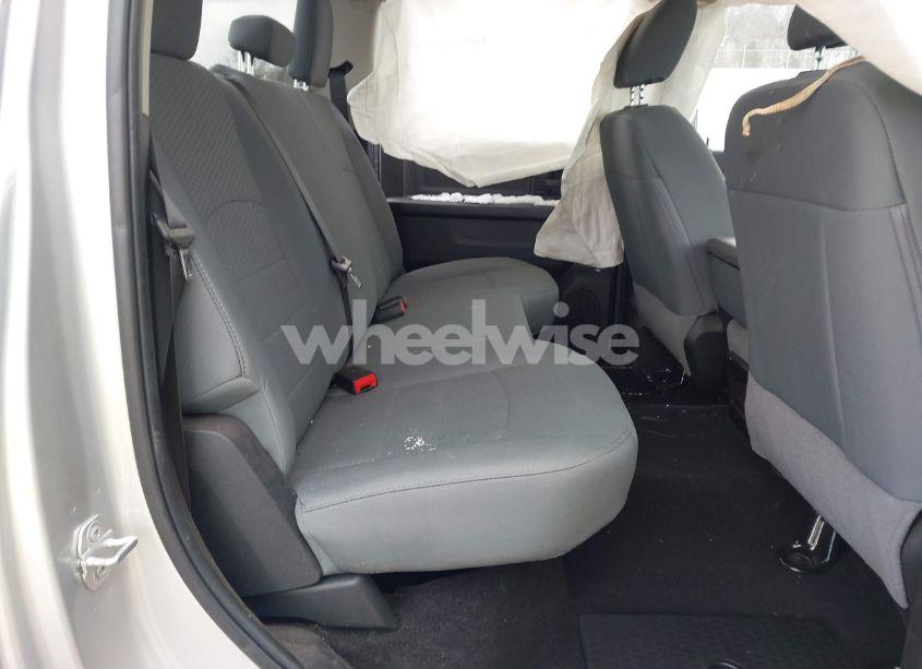 Photo 8 of 2018 Ram 2500 TRADESMAN 4X4 6'4 BOX (VIN 3C6UR5CL6JG160592)