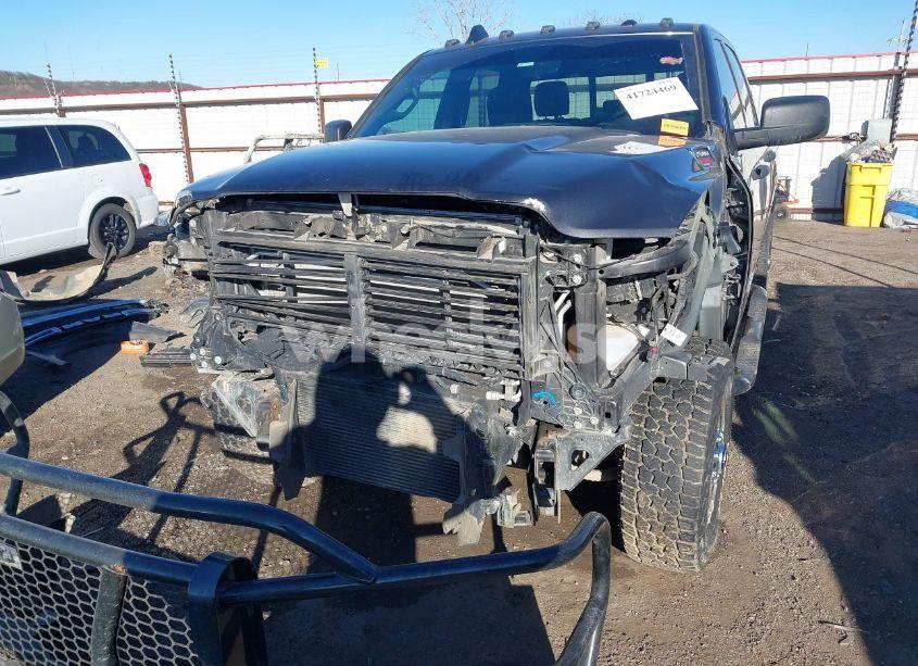 Photo 6 of 2022 Ram 2500 TRADESMAN 4X4 6'4 BOX (VIN 3C6UR5CL6NG224328)