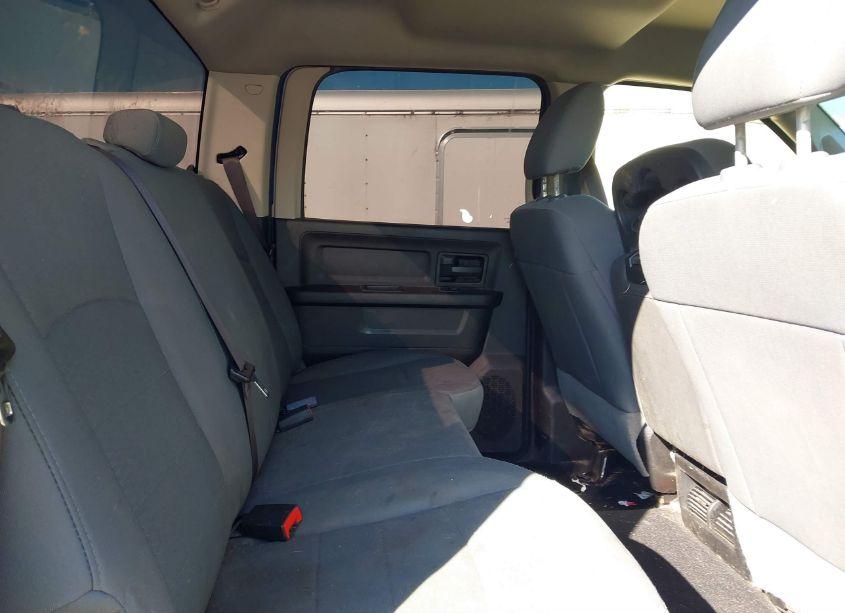 Photo 8 of 2018 Ram 2500 TRADESMAN 4X4 6'4 BOX (VIN 3C6UR5CL8JG380140)