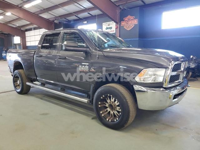 Photo 2 of 2016 RAM 2500 ST (VIN 3C6UR5CL9GG218655)