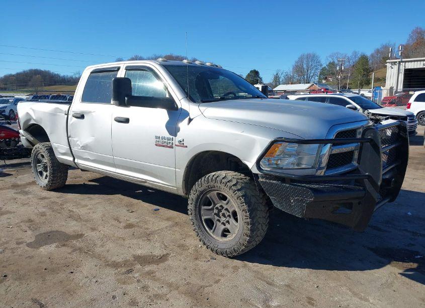 2018 Ram 2500 TRADESMAN 4X4 6'4 BOX (VIN 3C6UR5CL9JG164863) main photo