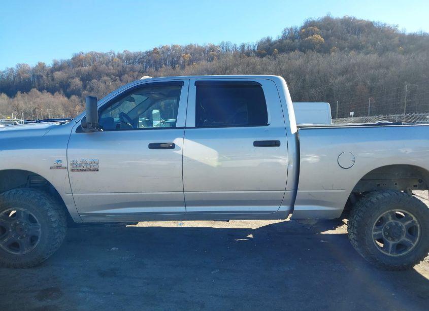 Photo 14 of 2018 Ram 2500 TRADESMAN 4X4 6'4 BOX (VIN 3C6UR5CL9JG164863)