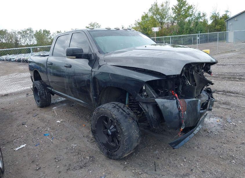 2018 Ram 2500 TRADESMAN 4X4 6'4 BOX (VIN 3C6UR5CLXJG223726) main photo