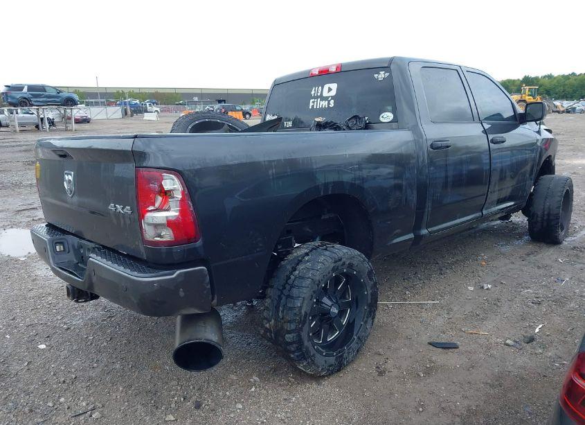 Photo 4 of 2018 Ram 2500 TRADESMAN 4X4 6'4 BOX (VIN 3C6UR5CLXJG223726)