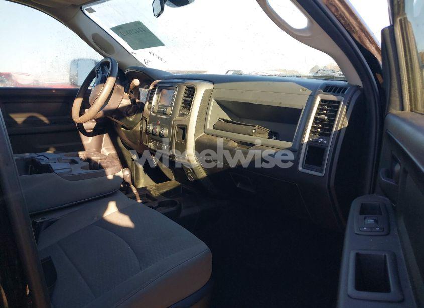 Photo 5 of 2018 Ram 2500 TRADESMAN 4X4 6'4 BOX (VIN 3C6UR5CLXJG303429)