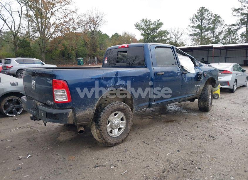 Photo 4 of 2022 Ram 2500 TRADESMAN 4X4 6'4 BOX (VIN 3C6UR5CLXNG221898)