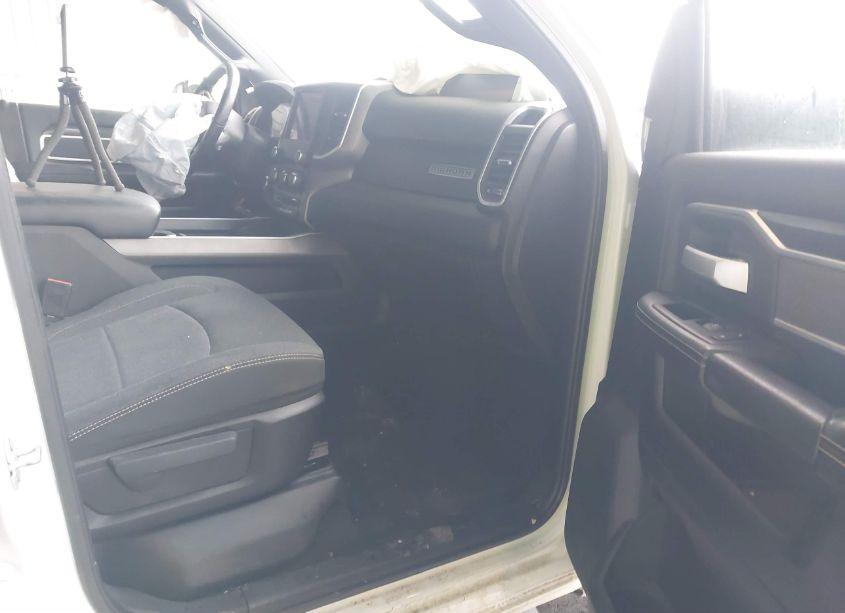 Photo 5 of 2019 Ram 2500 BIG HORN 4X4 6'4 BOX (VIN 3C6UR5DJ0KG698106)