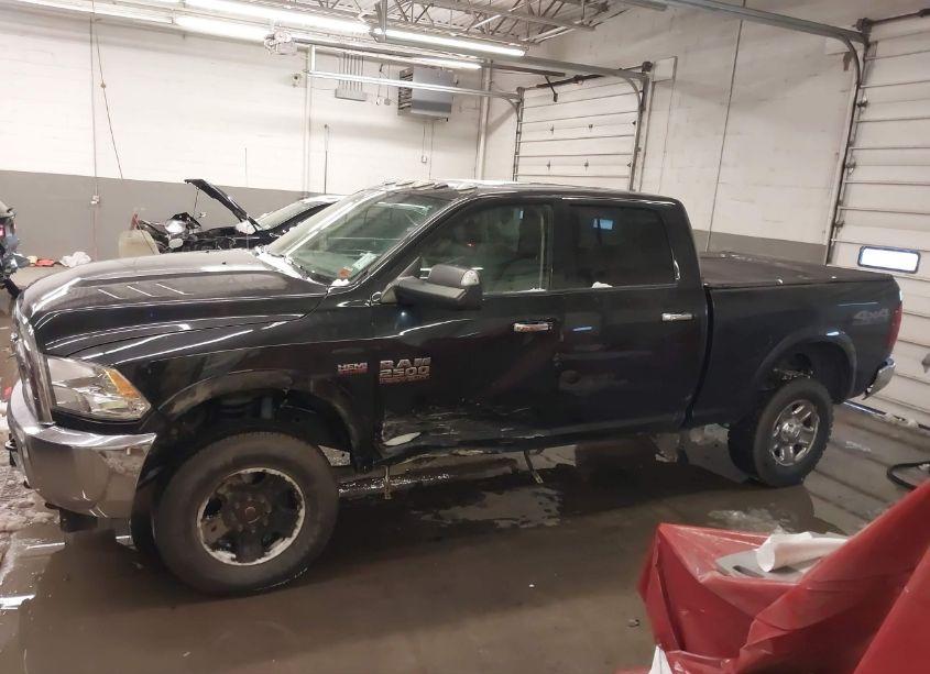 Photo 15 of 2018 Ram 2500 SLT 4X4 6'4 BOX (VIN 3C6UR5DJ1JG340513)