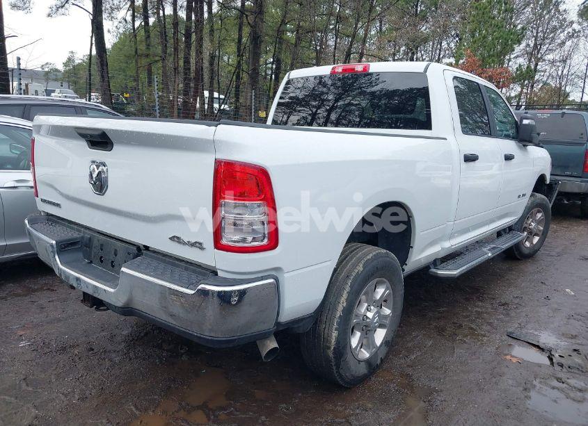 Photo 4 of 2024 Ram 2500 BIG HORN 4X4 6'4 BOX (VIN 3C6UR5DJ1RG101376)