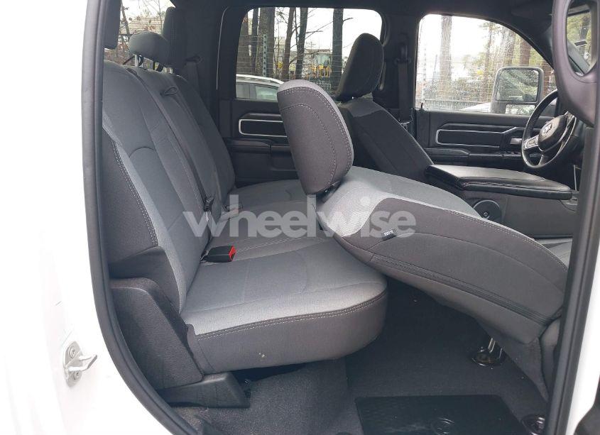 Photo 8 of 2024 Ram 2500 BIG HORN 4X4 6'4 BOX (VIN 3C6UR5DJ1RG101376)