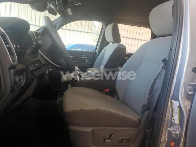 Photo 7 of 2024 RAM 2500 BIG HORN (VIN 3C6UR5DJ1RG381137)