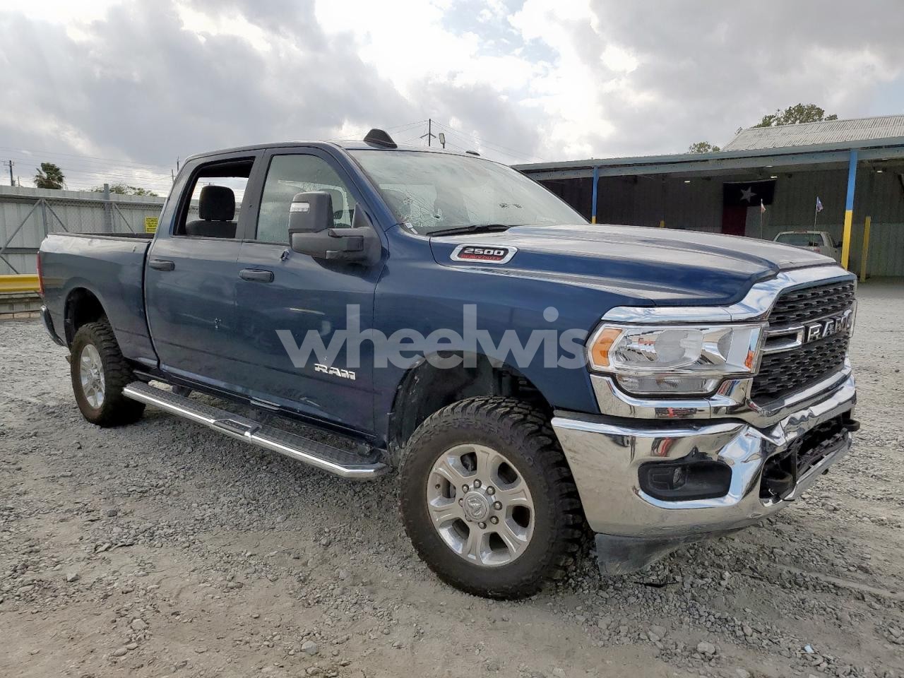 Photo 4 of 2024 RAM 2500 BIG HORN (VIN 3C6UR5DJ1RG413357)
