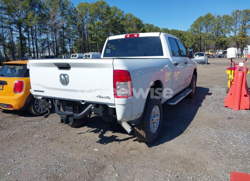 Photo 4 of 2024 Ram 2500 BIG HORN 4X4 6'4 BOX (VIN 3C6UR5DJ2RG311145)