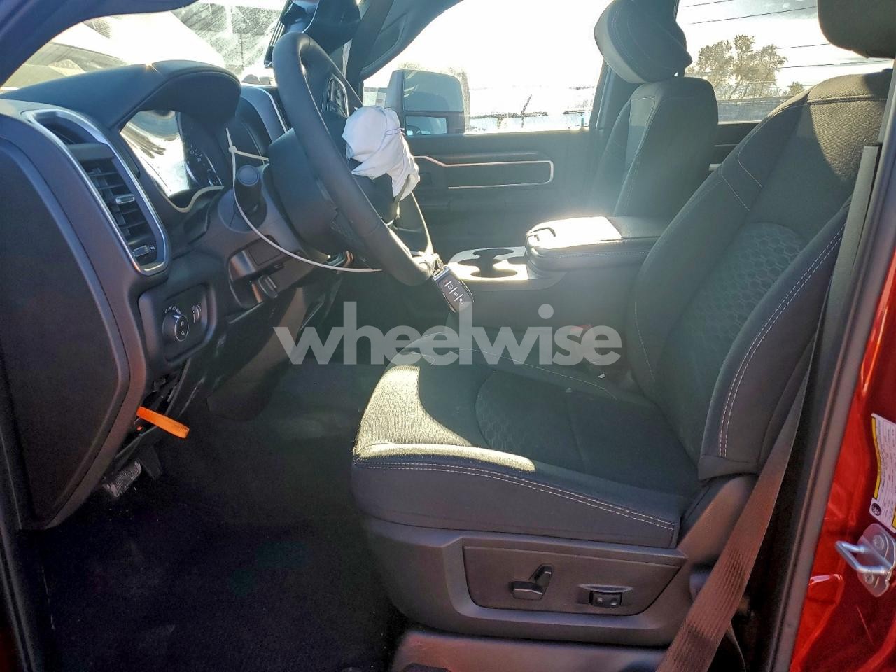 Photo 7 of 2026 RAM 2500 BIG HORN (VIN 3C6UR5DJ2TG200277)