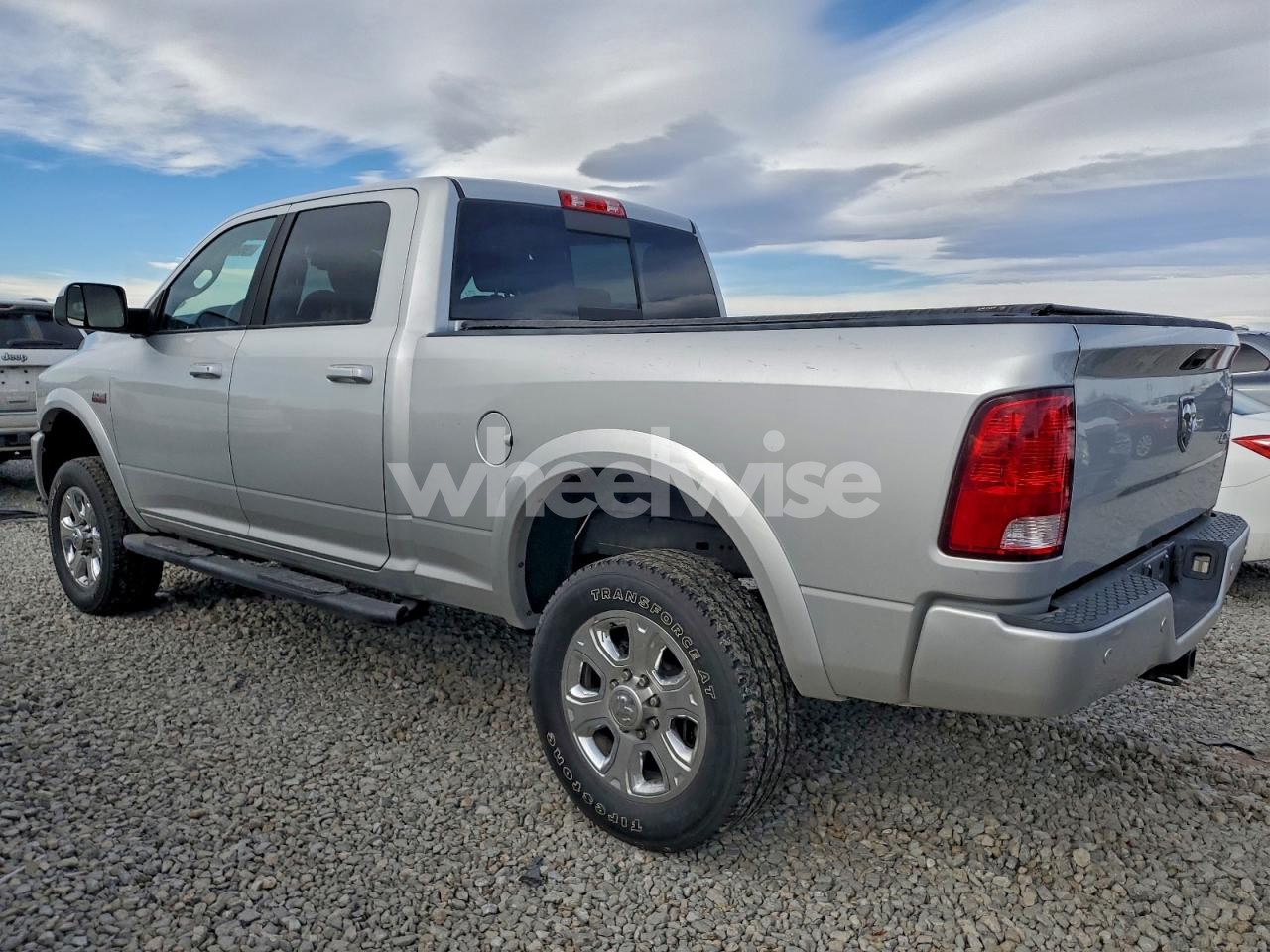 Photo 2 of 2018 RAM 2500 SLT (VIN 3C6UR5DJ4JG218454)