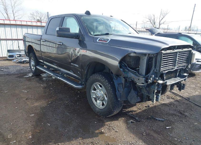 2019 Ram 2500 BIG HORN 4X4 6'4 BOX (VIN 3C6UR5DJ4KG689070) main photo