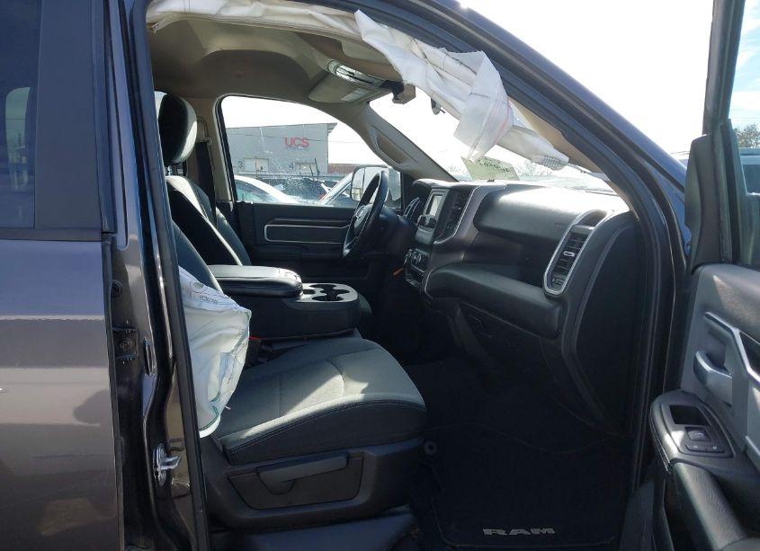 Photo 5 of 2019 Ram 2500 BIG HORN 4X4 6'4 BOX (VIN 3C6UR5DJ4KG689070)