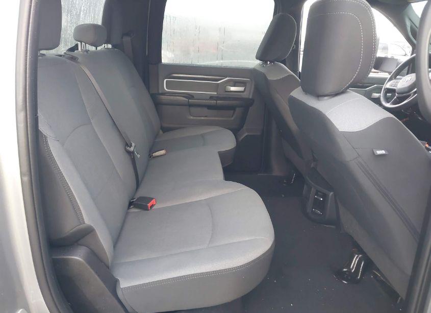 Photo 8 of 2022 Ram 2500 BIG HORN 4X4 6'4 BOX (VIN 3C6UR5DJ6NG176388)