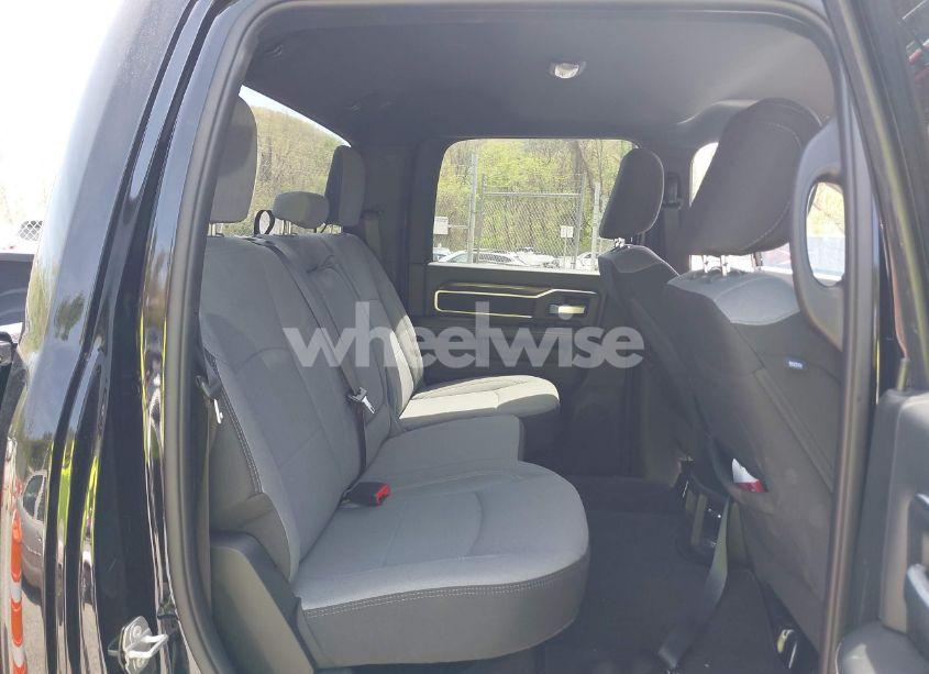 Photo 8 of 2024 Ram 2500 BIG HORN 4X4 6'4 BOX (VIN 3C6UR5DJ6RG373776)