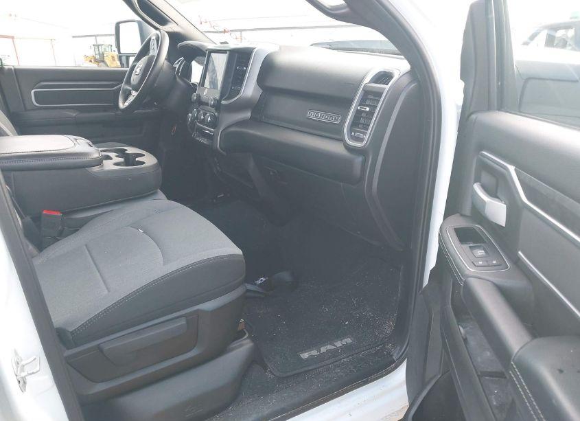 Photo 5 of 2024 Ram 2500 BIG HORN 4X4 6'4 BOX (VIN 3C6UR5DJ7RG311237)