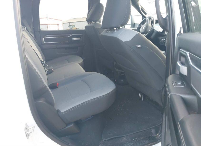 Photo 8 of 2024 Ram 2500 BIG HORN 4X4 6'4 BOX (VIN 3C6UR5DJ7RG311237)