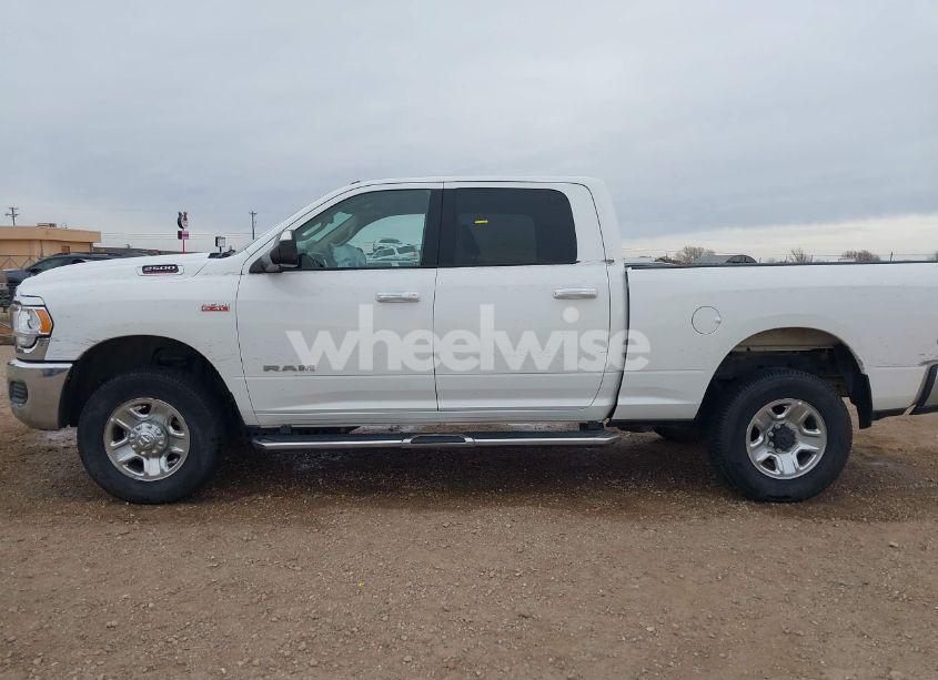 Photo 15 of 2019 Ram 2500 BIG HORN 4X4 6'4 BOX (VIN 3C6UR5DJ8KG544954)