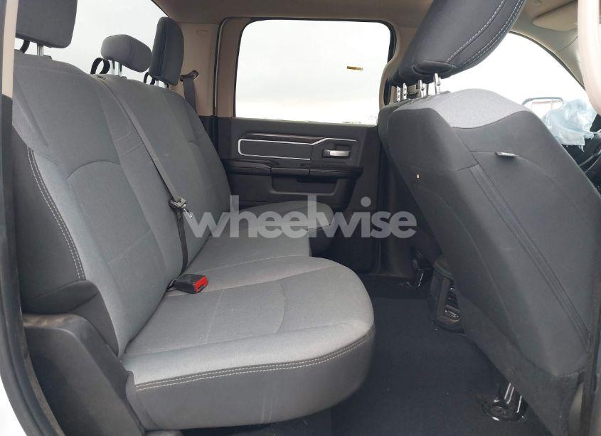 Photo 8 of 2019 Ram 2500 BIG HORN 4X4 6'4 BOX (VIN 3C6UR5DJ8KG544954)