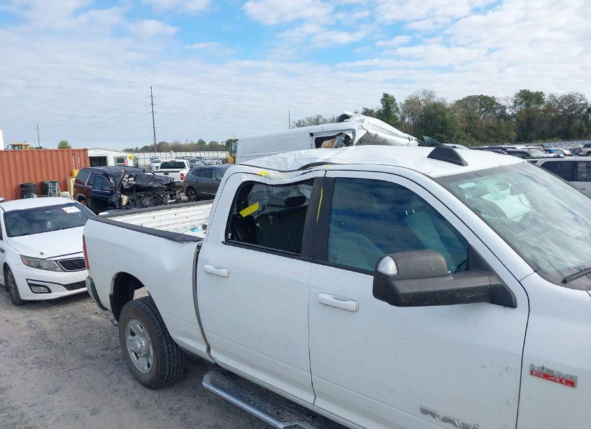 Photo 6 of 2022 Ram 2500 BIG HORN 4X4 6'4 BOX (VIN 3C6UR5DJ9NG349868)