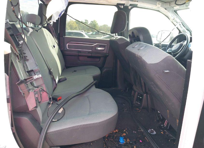 Photo 8 of 2022 Ram 2500 BIG HORN 4X4 6'4 BOX (VIN 3C6UR5DJ9NG349868)