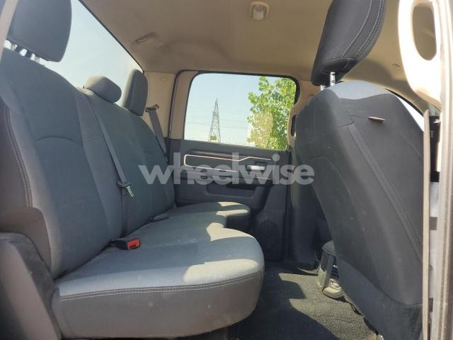 Photo 4 of 2019 RAM 2500 BIG HORN (VIN 3C6UR5DJXKG583853)