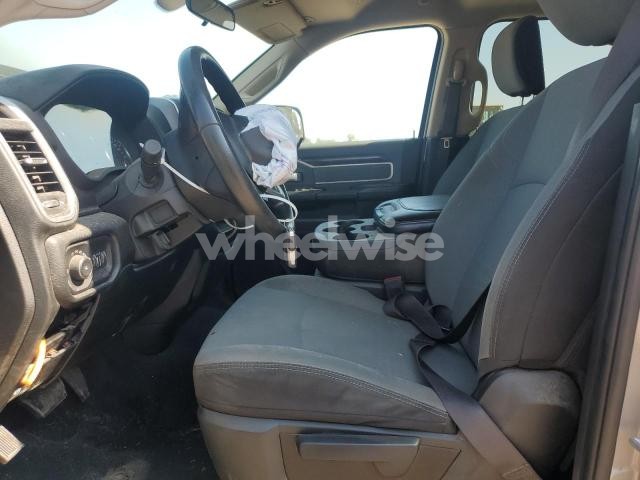 Photo 6 of 2019 RAM 2500 BIG HORN (VIN 3C6UR5DJXKG583853)