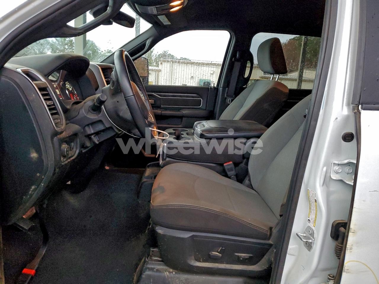 Photo 7 of 2024 RAM 2500 BIG HORN (VIN 3C6UR5DJXRG405922)