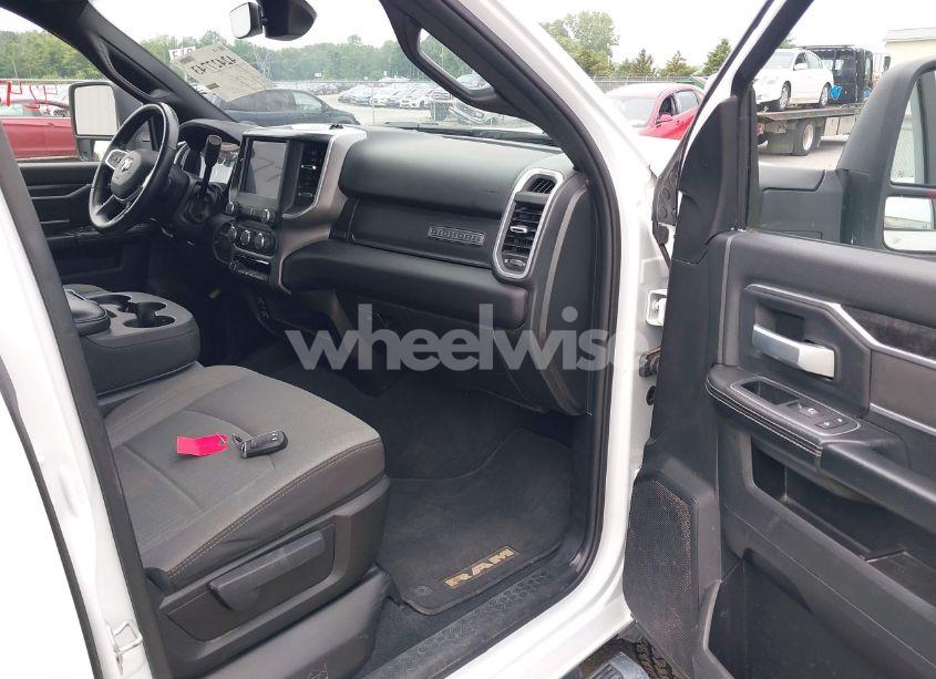 Photo 5 of 2024 Ram 2500 BIG HORN 4X4 6'4 BOX (VIN 3C6UR5DL0RG154118)