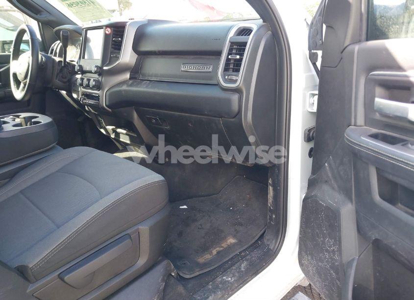 Photo 5 of 2024 Ram 2500 BIG HORN 4X4 6'4 BOX (VIN 3C6UR5DL0RG338233)