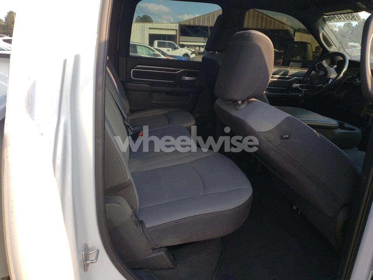 Photo 10 of 2024 RAM 2500 BIG HORN (VIN 3C6UR5DL1RG266801)