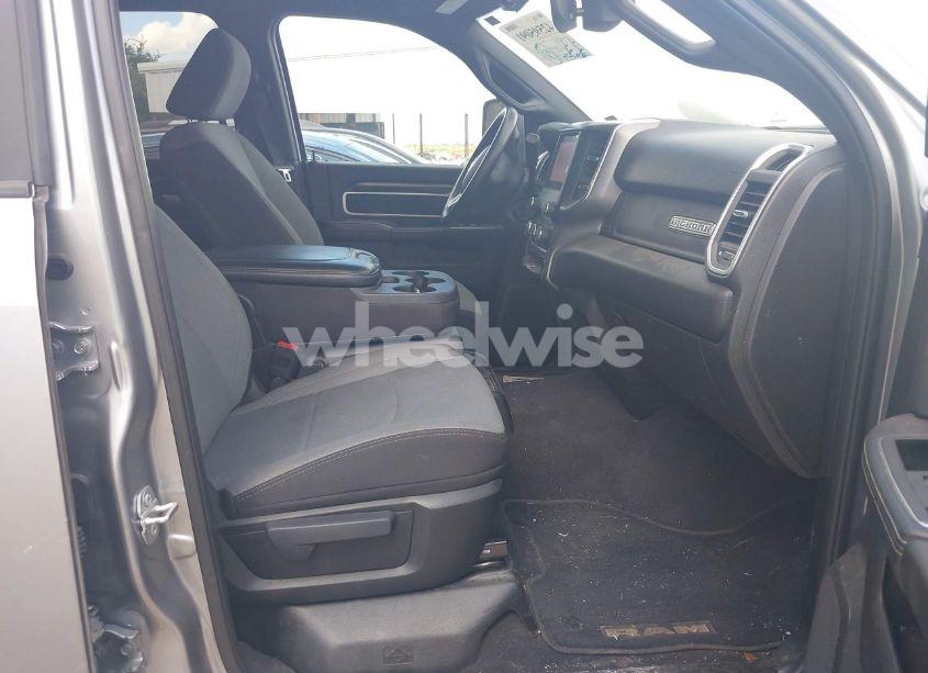 Photo 5 of 2024 Ram 2500 BIG HORN 4X4 6'4 BOX (VIN 3C6UR5DL1RG336569)