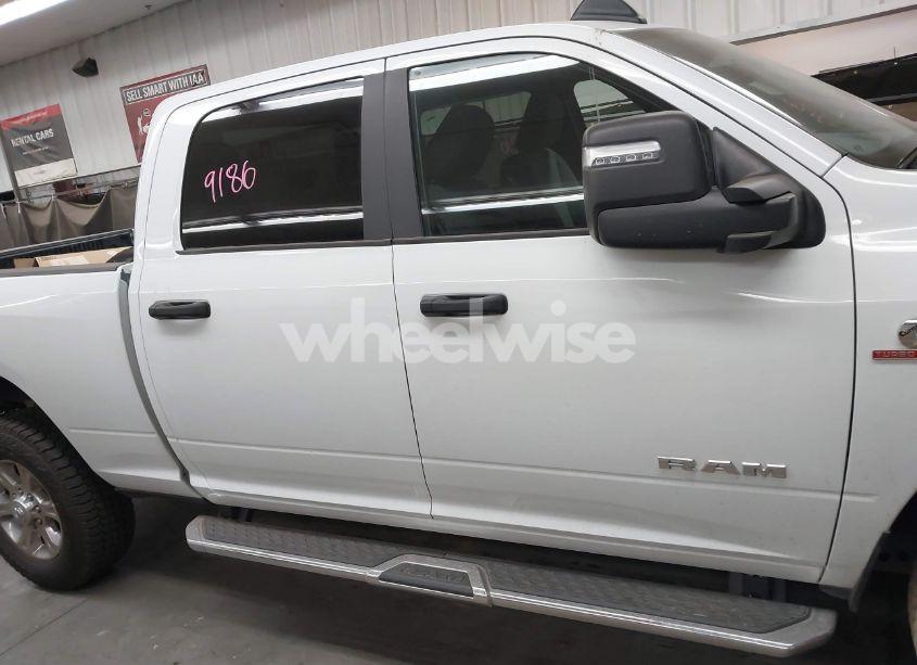 Photo 12 of 2024 Ram 2500 BIG HORN 4X4 6'4 BOX (VIN 3C6UR5DL1RG338595)