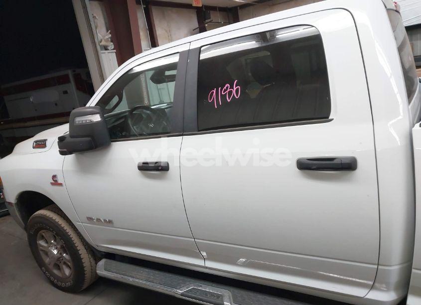 Photo 13 of 2024 Ram 2500 BIG HORN 4X4 6'4 BOX (VIN 3C6UR5DL1RG338595)