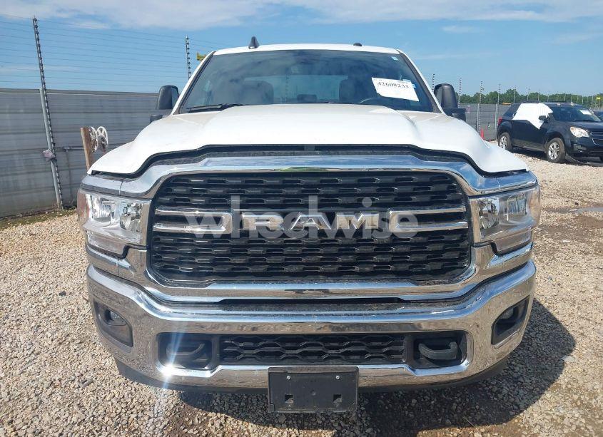 Photo 6 of 2024 Ram 2500 BIG HORN 4X4 6'4 BOX (VIN 3C6UR5DL1RG338631)