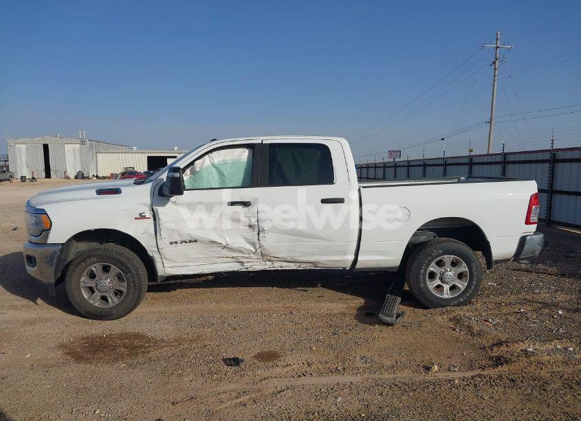 Photo 15 of 2024 Ram 2500 BIG HORN 4X4 6'4 BOX (VIN 3C6UR5DL1RG348964)