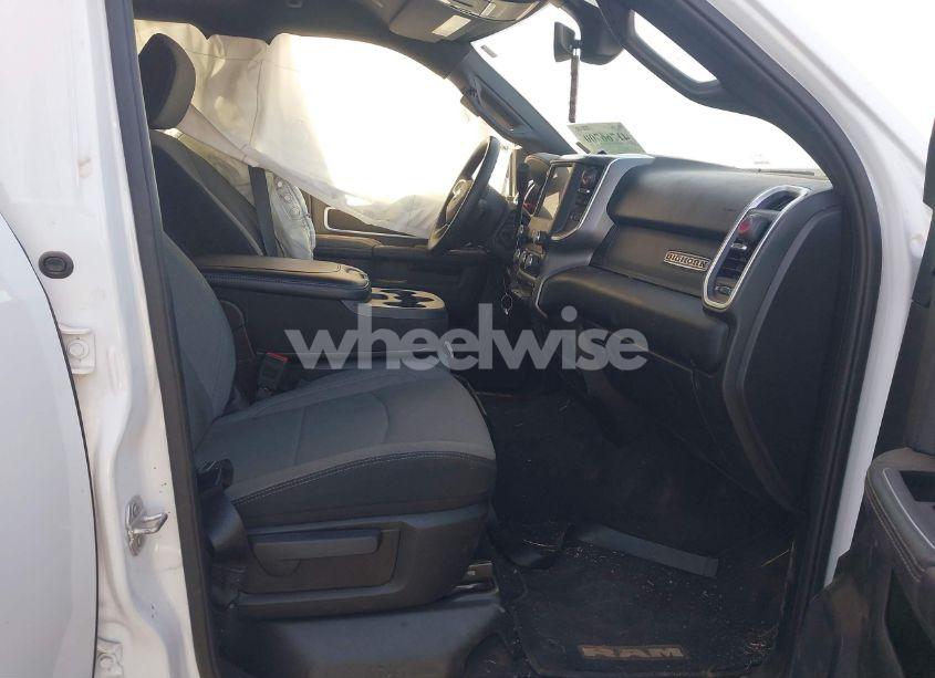 Photo 5 of 2024 Ram 2500 BIG HORN 4X4 6'4 BOX (VIN 3C6UR5DL1RG348964)